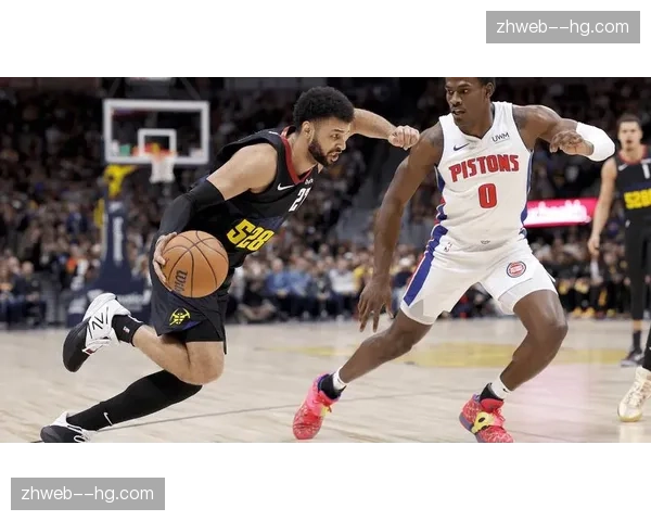 活塞团队进攻体系成熟,杜伦场均19.3分10.6篮板内线统治力强 活塞团队进攻体系成熟,杜伦场均19.3分10.6篮板内线统治力强